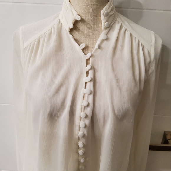 by Anthropologie V-neck Button Down Blouse Size 6 - Picture 4 of 14